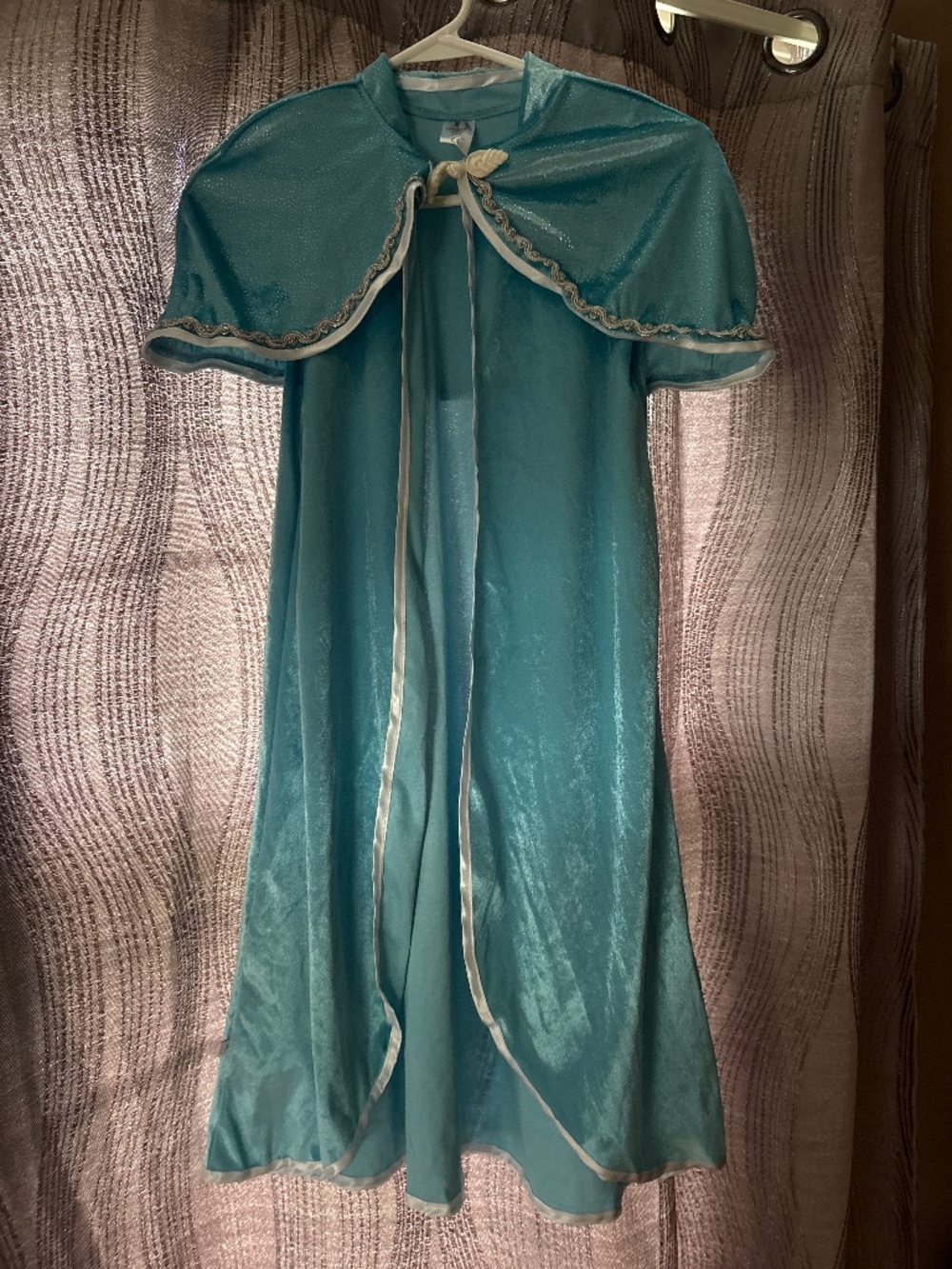 Frozen Elsa Cape/Little Adventures